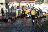 Les secours se pressent autour des victimes d'une violente explosion le 12 janvier 2016 à Istanbul