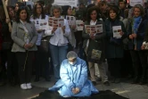 Des militants anti-avortement manifestent devant le tribunal Constitutionnel, le 21 août 2017 à Santiago au Chili