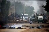Des forces soudanaises sont déployées le 3 juin 2019 autour du quartier général de l'armée à Khartoum pour disperser des manifestants
