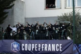 Des supporters du Red Star réunis près de la pelouse lors du match de Coupe de France contre Lens, au stade Bauer à Saint-Ouen, le 6 mars 2021