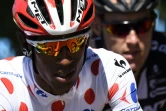 L'Erythréen Daniel Teklehaimanot avec le maillot à pois du meilleur grimpeur sur le Tour de France le 10 juillet 2015 lors de l'étape entre Livarot et Fougères