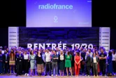 Les animateurs de Radio France posent pour une photo de famille lors d'une conférence de presse à Paris, le 27 août 2019, afin de présenter les programmes de la saison à venir