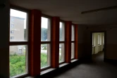 Intérieur d'une des huits barres d'immeubles du complexe de Prora, le 18 août 2016 sur l'île de Rügen