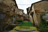 Une vue du centre historique de la ville calabraise de Cinquefrondi, dans le sud de l'Italie, le 6 juillet 2020. 

