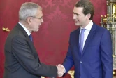 Le président autrichien Alexander Van der Bellen accueille le chancelier autrichien Sebastian Kurz, à Vienne le 19 mai 2019