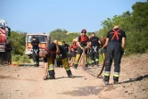 Des pompiers près du Luc, dans le Var, le 19 août 2021