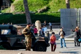Un soldat italien patrouille près du Colisée, à Rome, le 19 novembre 2015