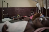 Une mère et son fils séropositifs à l'hôpital de Bangui, en Centrafrique, en décembre 2018