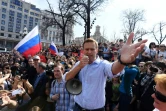 Le principal opposant russe Alexeï Navalny s'addresse aux participants à une manifestation anti-Poutine interdite, le 5 mai 2018 à Moscou