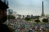 Les manifestants pro-démocratie thaïlandais à nouveau dans les rues, le 18 octobre 2020, pour le quatrième jour consécutif en dépit des interdictions et arrestations