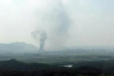 De la fumée s'échappe après l'explosion du bureau de liaison avec la Corée du sud à Kaesong, le 16 juin 2020, menée par la Corée du Nord