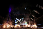Des feux d'artifice au-dessus du Parc des Princes à Paris, saluant la victoire du PSG en Ligue des champions, le 31 mai 2025.