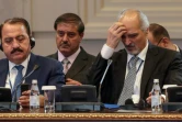 L'ambassadeur syrien à l'ONU et négociateur en chef Bachar al-Jaafari (d), lors de pourparlers de paix sur la Syrie, le 31 octobre 2017 à Astana