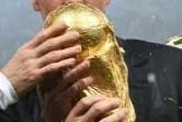 Le sélectionneur Didier Deschamps savoure son triomphe à la Coupe du monde, le 15 juillet 2018 à Moscou