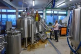 Préparation de la bière à la brasserie RVK Brewing, à Reykjavik le 16 novembre 2021