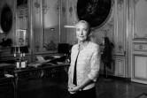 La première ministre française Elisabeth Borne pose dans son bureau de l'Hôtel de Matignon, le 31 mai 2022 à Paris