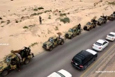 Capture d'écran d'une vidéo  diffusée le 4 avril 2019 sur la page Facebook du "bureau des médias" de l'Armée nationale libyenne (ANL), montrant selon elle un convoi militaire de l'ANL en direction de Tripoli