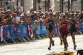 Le groupe de tête emmené par Cassandre Beaugrand, lors du triathlon féminin des Jeux, le 31 juillet 2024