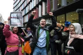 Des soutiens de Julian Assange manifestent leur joie à Londres, le 4 janvier 2021, après qu'une juge britannique a refusé son extradition vers les Etats-Unis