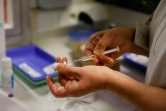 Préparation pour une vaccination avec une dose de Pfizer-BioNTech, à Sevran, le 27 décembre 2020