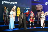 Des gens se déguisent en personnages de jeux vidéo au Gamescom de Cologne le 22 août 2017