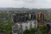La ville de Marioupol et le complexe d'Azovstal en arrière-plan, le 18 mai 2022 en Ukraine