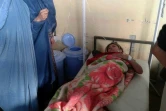 Une écolière blessée dans une bousculade qui a suivi le séisme dans dans la région du Takhar est hospitalisée le 26 octobre 2015 