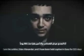 Une photo diffusée par le Forum des familles d'otages montre une capture d'écran d'une vidéo publiée par le Hamas, le 12 avril 2025, montrant l'otage israélien Edan Alexander détenu dans la bande de Gaza