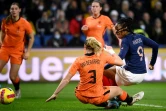 Marie-Antoinette Katoto seule dans la défense des Pays-Bas inscrit le but du break pour les Bleues en finale du Tournoi de France au Havre, le 22 février 2022 