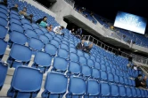 Des spectateurs dans les tribunes du stade Océane du Havre le jour de son inauguration le 12 juillet 2012