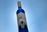 Une bouteille de vin bleu "Gik" produit en Espagne, le 13 septembre 2018 à Maluenda