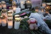 Des fleurs et des bougies déposées à la mémoire des victimes de la fusillade dans un centre de formation pour adultes à Örebro, le 6 février 2025 en Suède