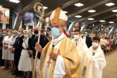 Mgr Michel Aupetit s'apprête à célébrer une messe à Lourdes (France), le 15 août 2021