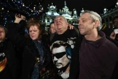Des fans de Johnny Hallyday rendent hommage au chanteur sur la Grand-Place de Bruxelles, le 6 décembre 2017