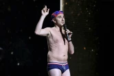 Elie Semoun en maillot de bain sur la scène des 44e César, le 22 février 2019 à Paris