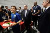 Francois Hollande à la cantine du village olympique le 4 août 2016 à Rio  