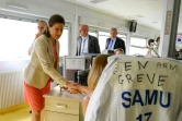 La ministre de la Santé Agnès Buzyn lors d'une visite au service des urgences du centre hospitalier de Saint-Martin-de-Ré, à La Rochelle, le 12 juillet 2019