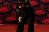La chanteuse française Juliette Armanet sur le tapis rouge des 23e NRJ Music Awards au Palais des Festivals de Cannes, dans les Alpes-Maritimes, le 20 novembre 2021