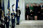 Donald Trump entouré de sa famille au Lincoln Memorial le 19 janvier 2017 à Washington