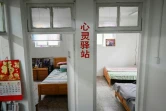 Des lits destinés à accueillir des rescapés du suicide sauvés par Chen Si, dans son bureau de Nankin, le 1er avril 2021