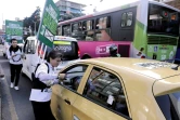 L'ex-sénatrice Claudia Lopez, initiatrice de la consultation, milite dans une rue de Bogota, le 22 août 2018