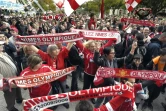 Des supporters du Nîmes Olympique lors d'une manifestation dénonçant les sanctions frappant leur club, le 22 novembre 2014 à Nîmes