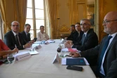 Table de négociations avec le Premier ministre Jean Castex (g) et les partenaires sociaux à Matignon, le 9 juillet 2020.
