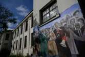 Une fresque représentant des Mères de la place de mai - mères des disparus - à l'Ecole de mécanique de la marine (Esma) le 28 juillet 2023