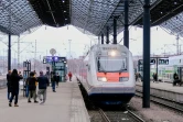 Le dernier train Allegro en provenance de Saint-Pétersbourg arrive en gare centrale d'Helsinki, le 27 mars 2022