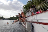 Baignade dans la Seine à l'Ile-Saint-Denis (en banlieue parisienne), le 2 juillet 2023