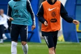 Les attaquants des Bleus Kylian Mbappé et Antoine Griezmann à l'entraînement des Bleus à Istra, le 12 juin 2018