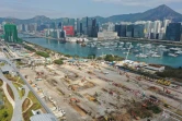 Construction de deux nouveaux centres d'isolement provisoires pour accueillir les personnes contaminées au Covid-19, le 24 février 2022 à Hong Kong
