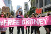 Des fans de Britney Spears rassemblés devant le tribunal de Stanley Mosk, le 29 septembre 2021 à Los Angeles, en Californie