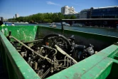 Plus de 10 m3 de vélos et trottinettes sortis de l'eau lors d'une opération de nettoyage du bassin de la Villette à Paris, le 16 juillet 2022